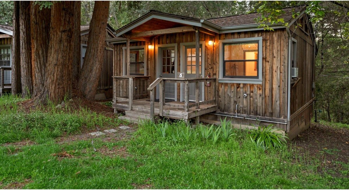 Cabins with Two Queen Beds